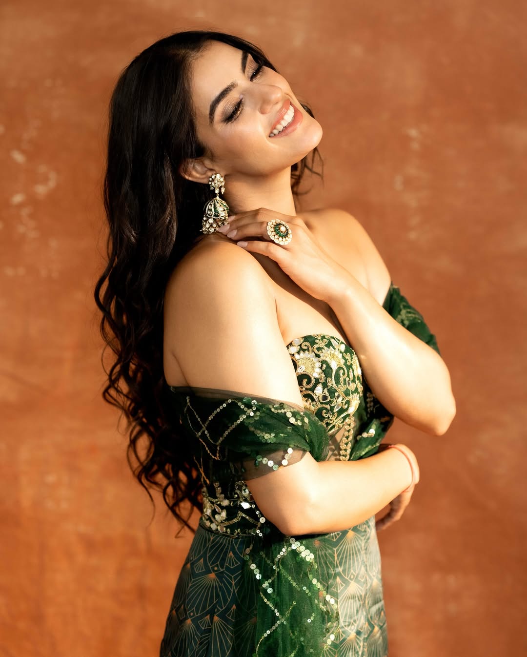 కావ్య థాపర్ 